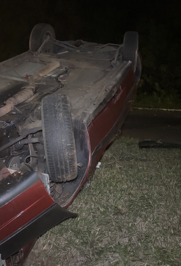 Capotamento na RS-239 deixa motorista ferido na região; colisão teria ocorrido em manobra de retorno