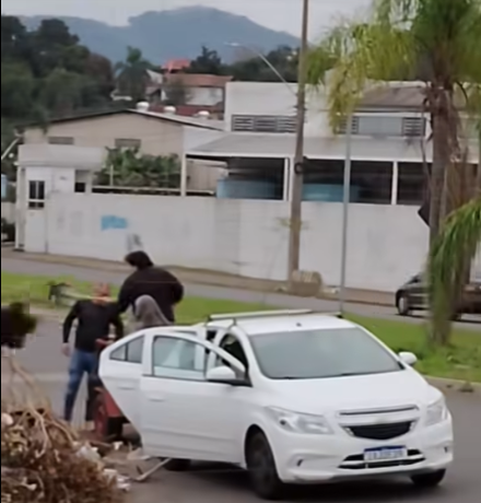Homem é multado em R$ 9,5 mil por descarte irregular de lixo no bairro Canudos