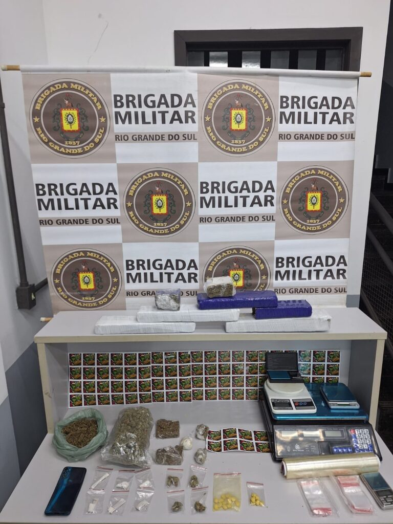 Homem de 26 anos é preso por tráfico de drogas no bairro Santo Afonso