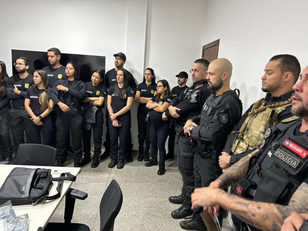 A Polícia Civil do Rio Grande do Sul deflagrou na manhã desta terça-feira (9) a Operação Interface, uma ofensiva interestadual que mira uma organização criminosa especializada na aplicação do chamado golpe do “Falso Executivo”