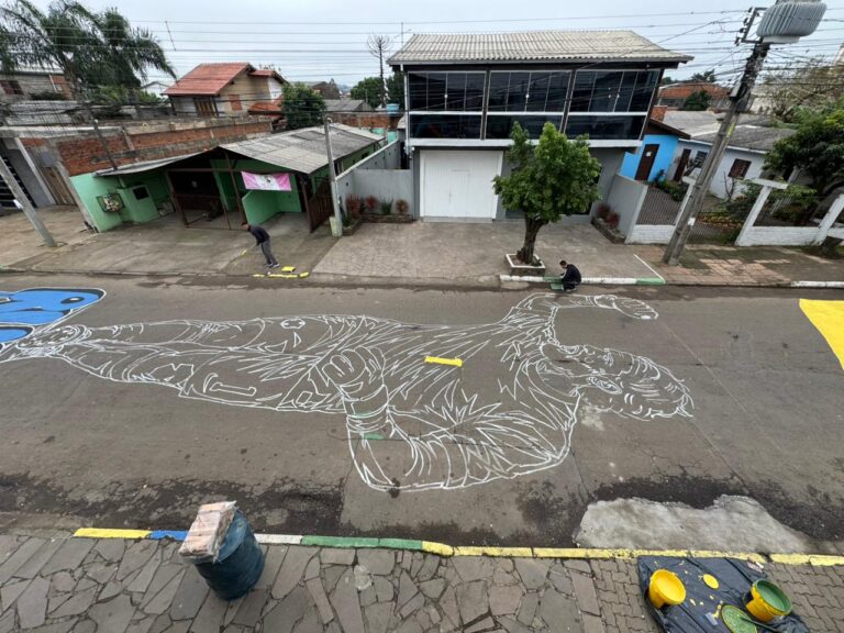 Goleiro Alisson recebe homenagem nas ruas do bairro Santo Afonso