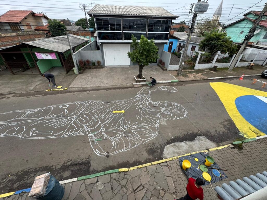 Goleiro Alisson recebe homenagem nas ruas do bairro Santo Afonso