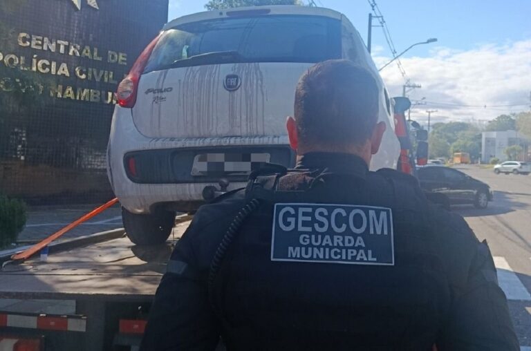 Veículo foi encaminhado à Delegacia de Polícia de Pronto Atendimento de Novo Hamburgo