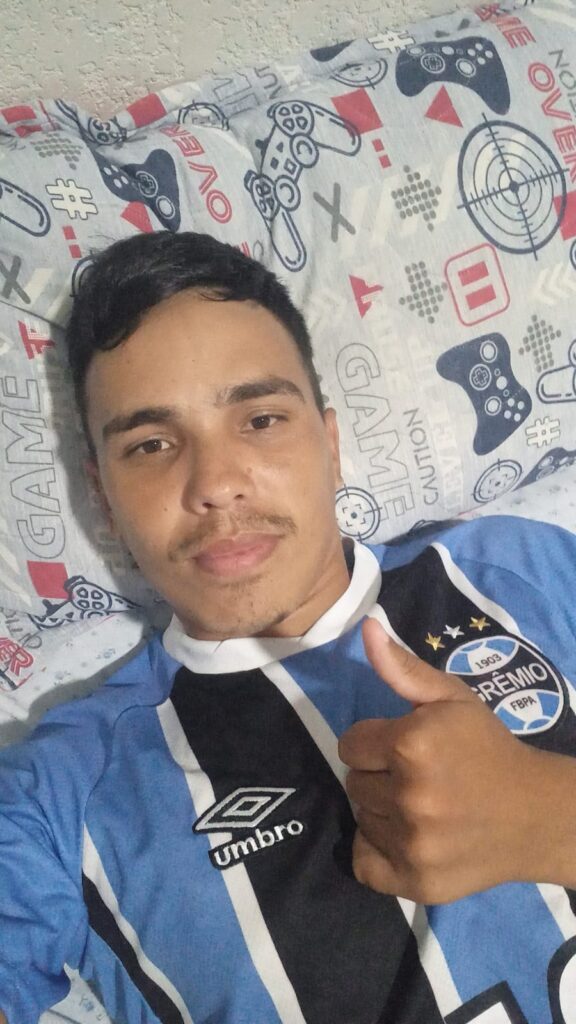 Paraplégico após acidente de trânsito, jovem de Campo Bom busca arrecadar recursos para cadeira motorizada