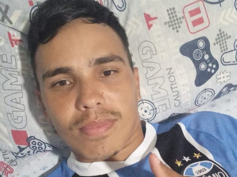 Paraplégico após acidente de trânsito, jovem de Campo Bom busca arrecadar recursos para cadeira motorizada