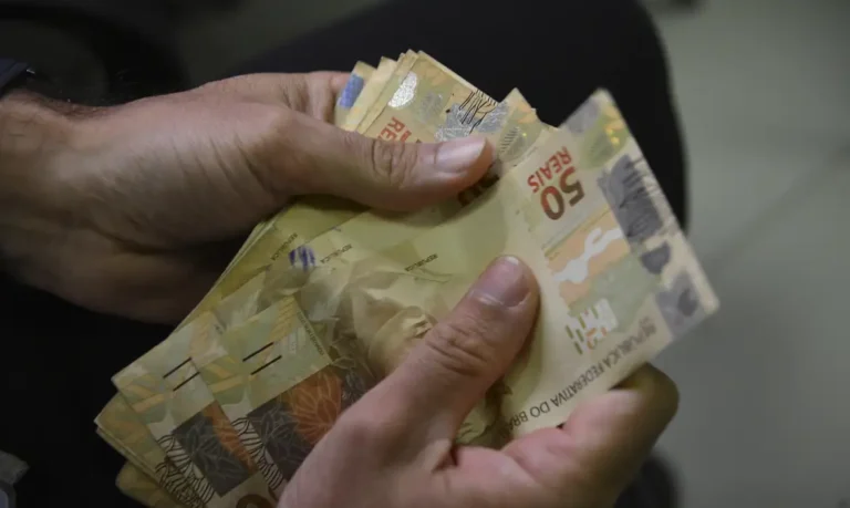 Bolsa Família paga nesta segunda-feira beneficiários com NIS final 9