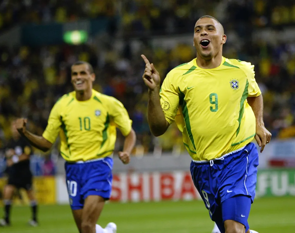 Rivaldo e Ronaldo tiram onda na Copa de 2002