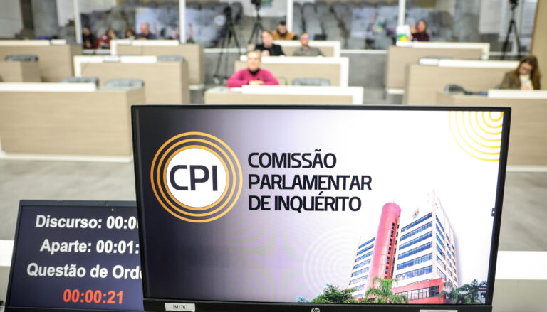 Depoimento de ex-secretária Andrea Schneider na CPI sobre salário de Michele Antonello é adiado