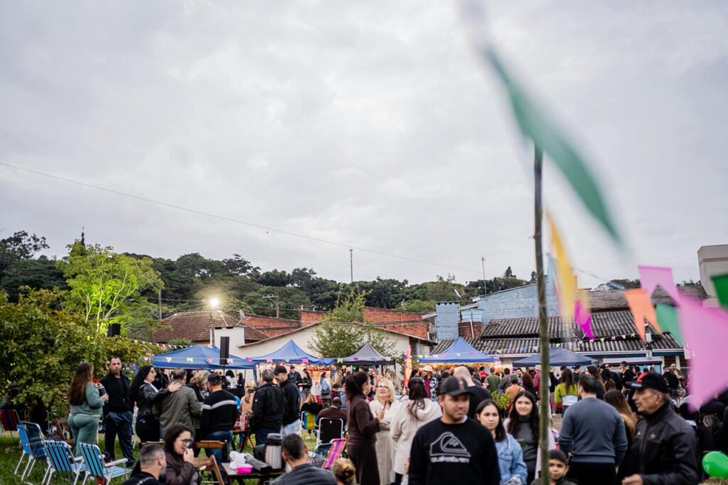 Viva Lomba! promove música, gastronomia e transmissão do jogo do Brasil em telão no domingo