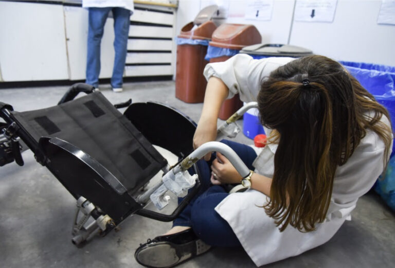 Cadeiras de rodas ganham identidade própria em oficinas e desfile aberto ao público em Novo Hamburgo. Foto: Universidade Feevale/ Divulgação