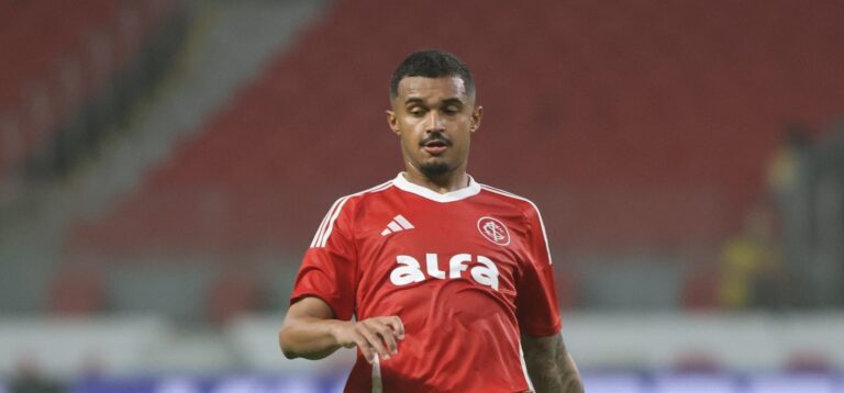 Clayton Sampaio é liberado para fechar com clube russo por empréstimo. Foto: Ricardo Duarte / SC Internacional