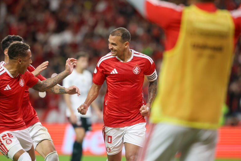 Alan Patrick contra o Corinthians pela Copa do Brasil. Foto: Ricardo Duarte / SC Internacional