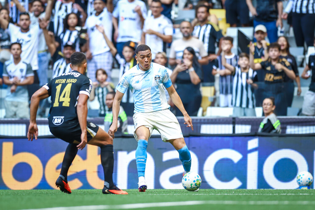 Grêmio perde para o Atlético-MG fora de casa e se aproxima do Z-4.