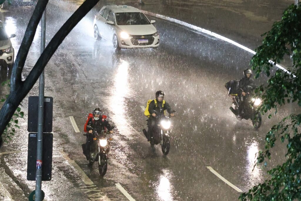 Defesa Civil alerta para risco de tempestades severas e ventos de 90 quilômetros por hora entre quinta e sexta