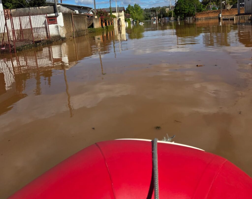 Cheia do Rio Caí. Fotos: Corpo de Bombeiros de Montenegro