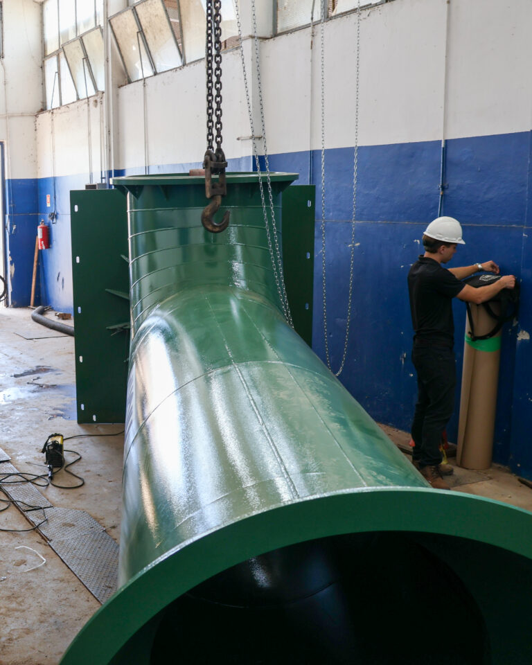 Tecnologia nova: São Leopoldo testa bomba anfíbia para reforçar casa de bombas na Vicentina em caso de cheias